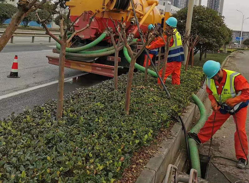 麻栗坡市政管道清淤
