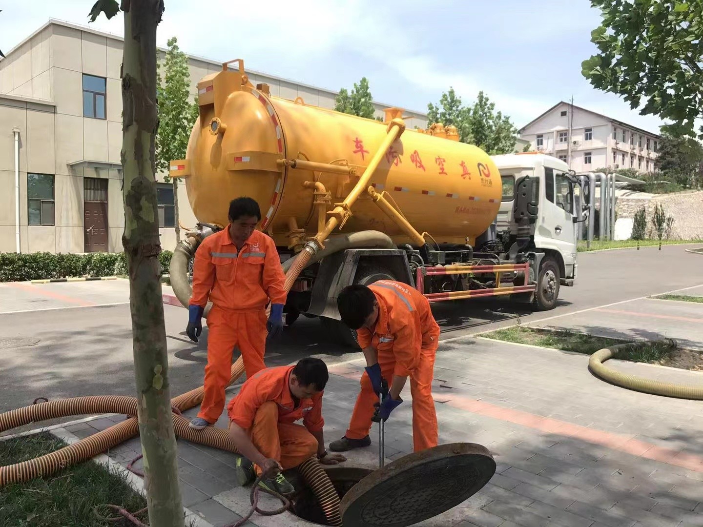 麻栗坡化粪池清理与5-8吨吸粪车施工效率分析